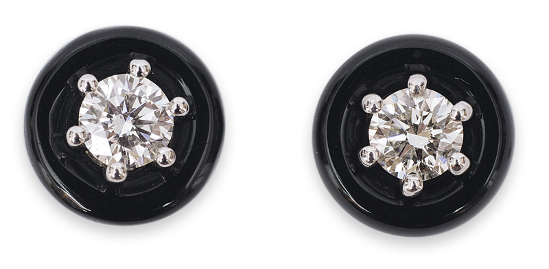 A pair of onyx diamond earstuds