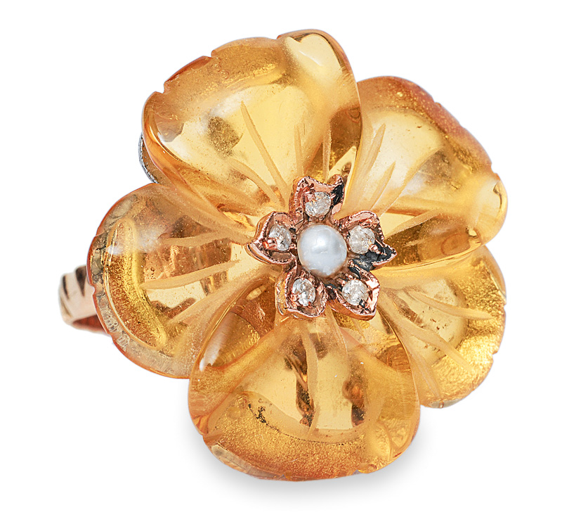 A flowershaped citrine ring