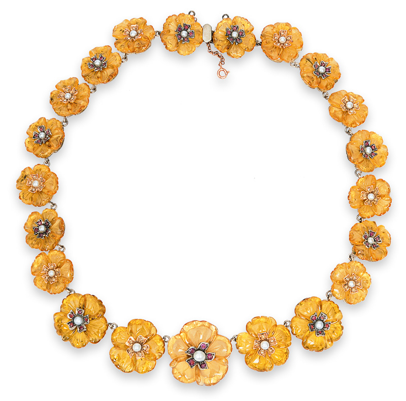 A splendid necklace with citrine flowers