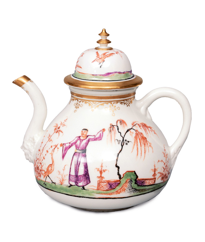 An exceptional tea pot with chinamen probably by Johann Ehrenfried Stadler