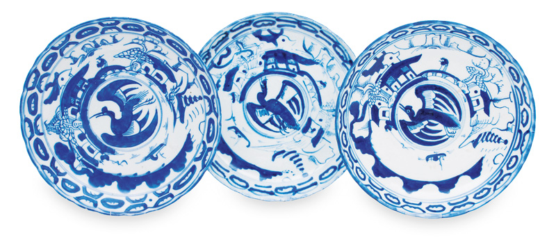 A set of 3 Wan-li plates with blue painting