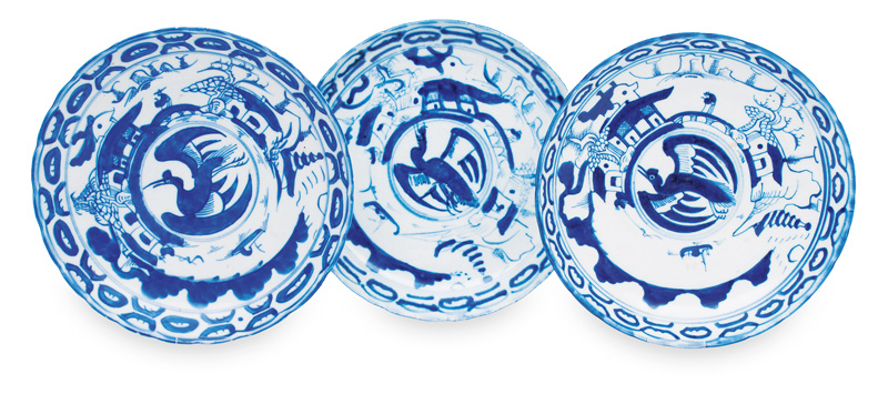 A set of 3 Wan-li plates with blue painting