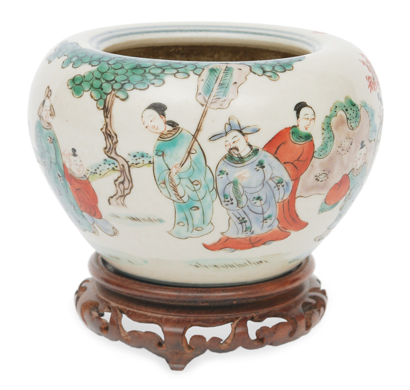 A famille verte bowl with figures