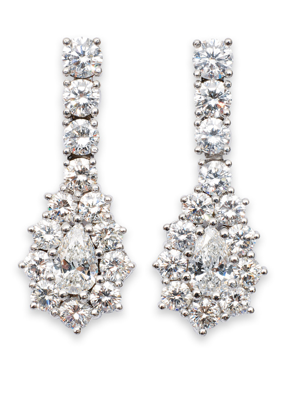 A pair of finediamond earpendants