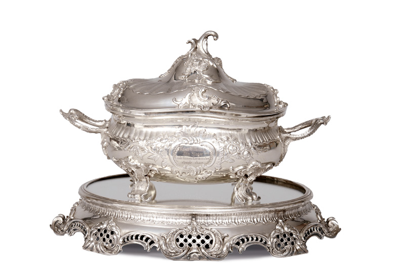 Important tureen with cover and salver for the german emperor Wilhelm II.