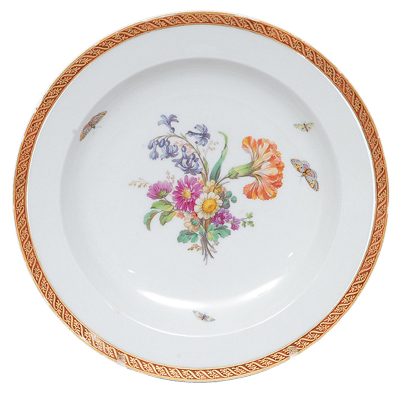 A plate with bouquet and insects painting