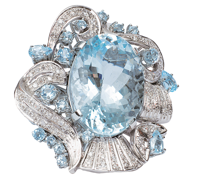 A splendid aquamarine diamond ring