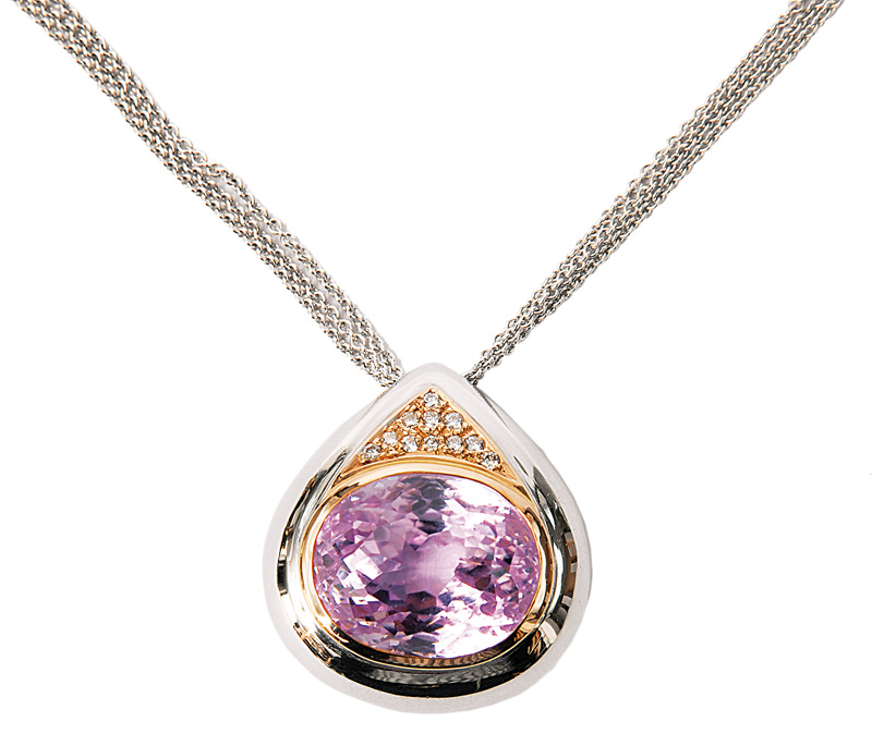 A modern kunzit diamond pendant with necklace