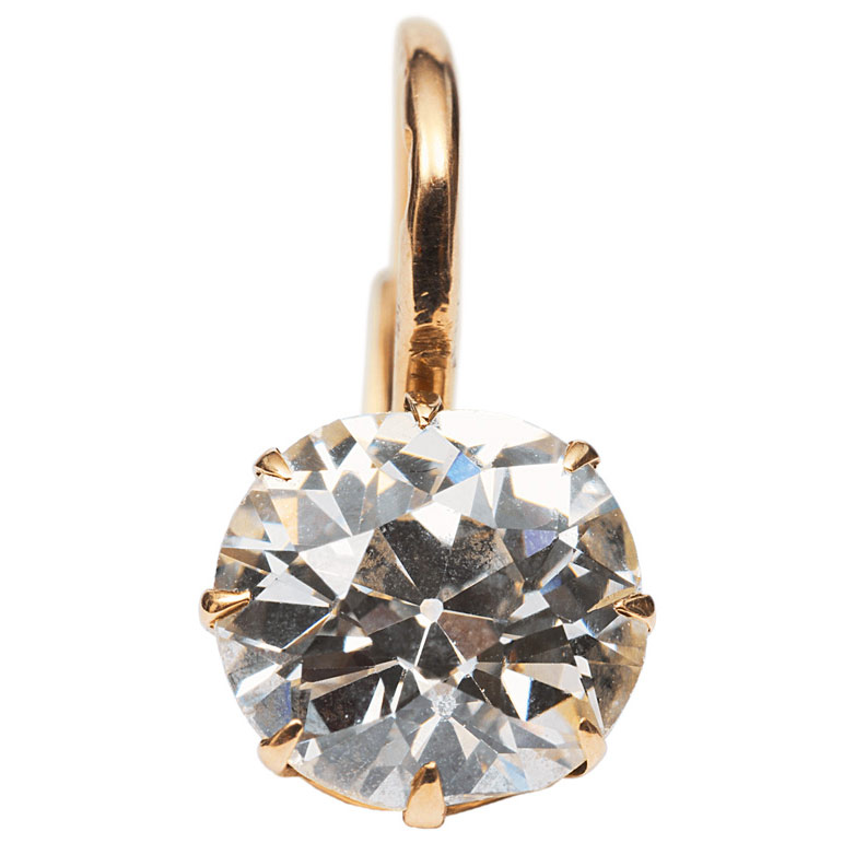 An old cut diamond as earpendant