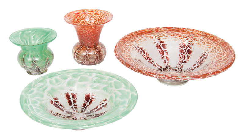 A set of 4 Ikora-glass objects