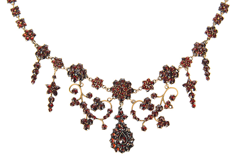 A garnet necklace