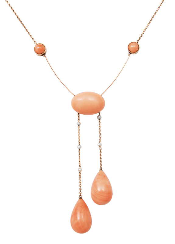 A delicate Art Novueau coral necklace