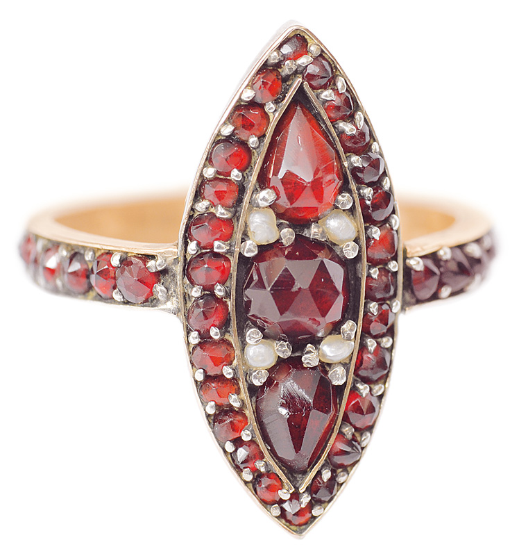 An antique garnet ring