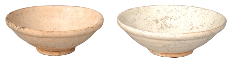 A set of two song bowls
