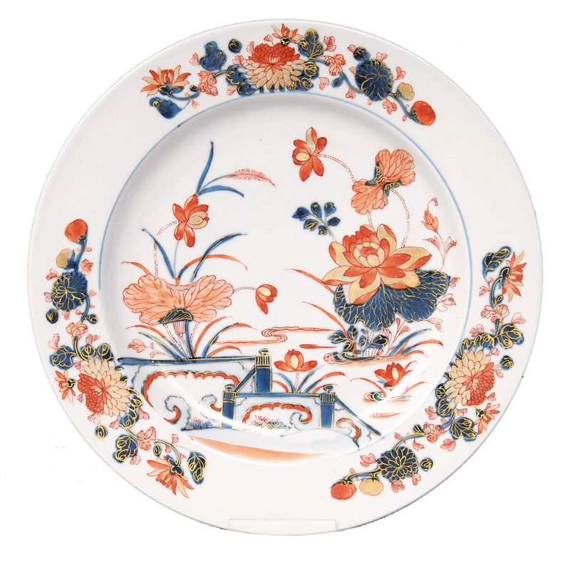 An Imari plate with floral decoration