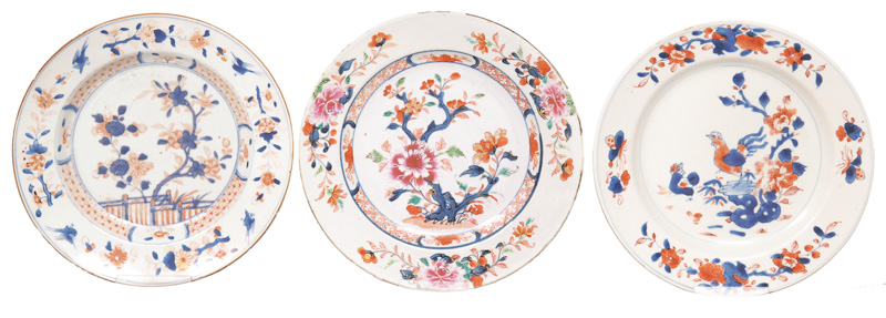 A set of 3 Imari plates