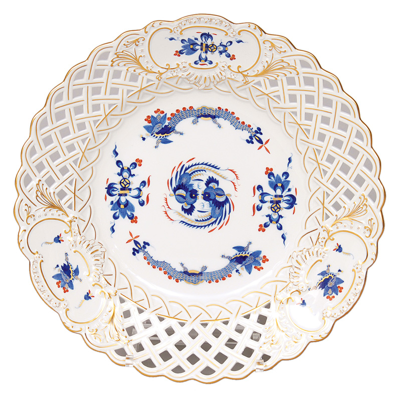 An openworked plate "Blue Dragon" with gild