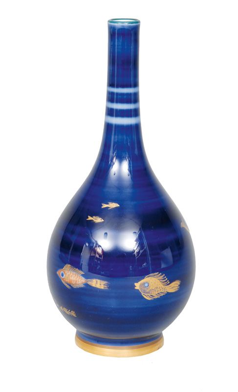 Kobaltblaue Vase mit Fischmalerei