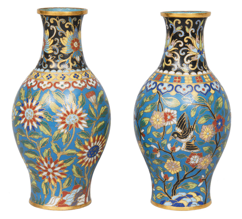 Paar Cloisonné-Vasen mit Blumen-Dekor