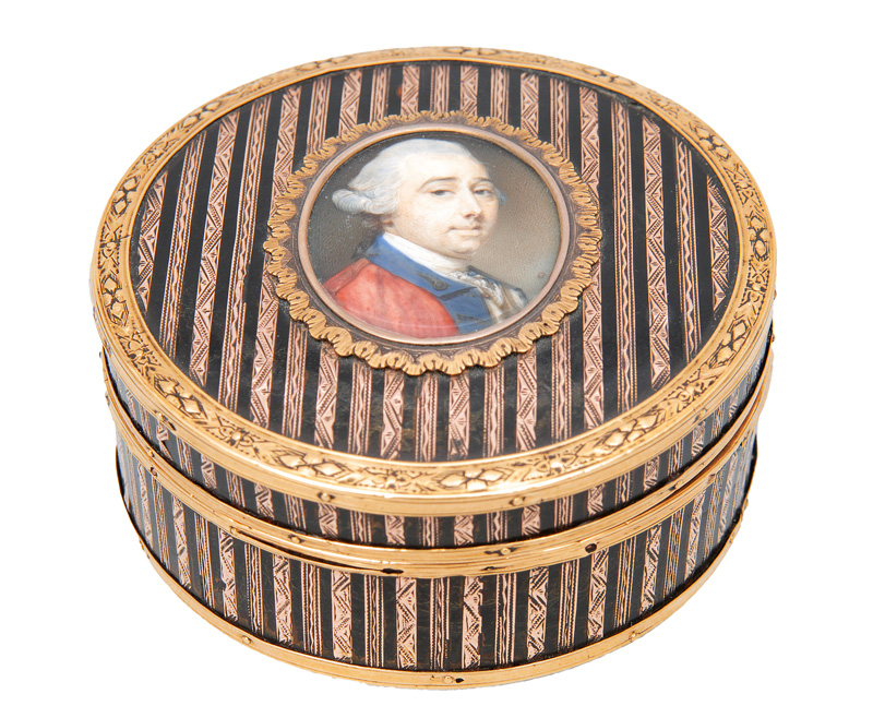 A rare miniature box with portrait "King George III"
