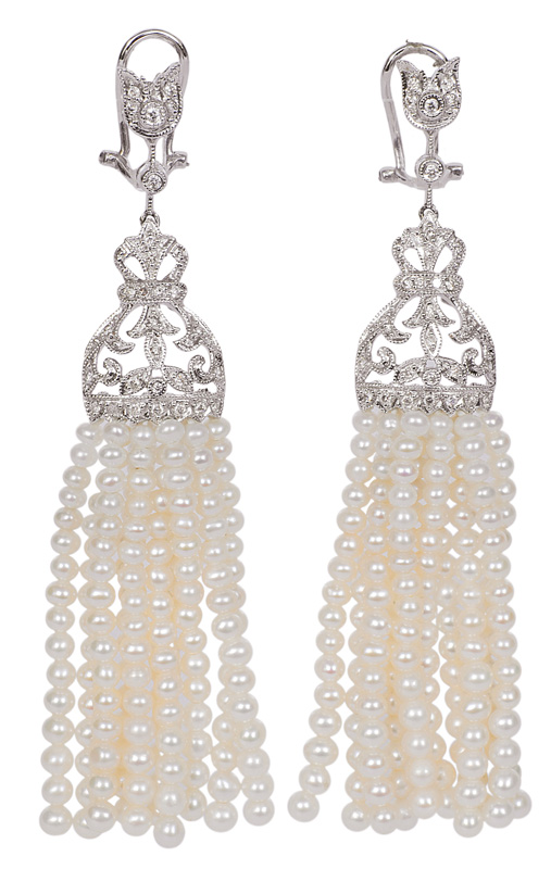 A pair of pearl diamond earpendants