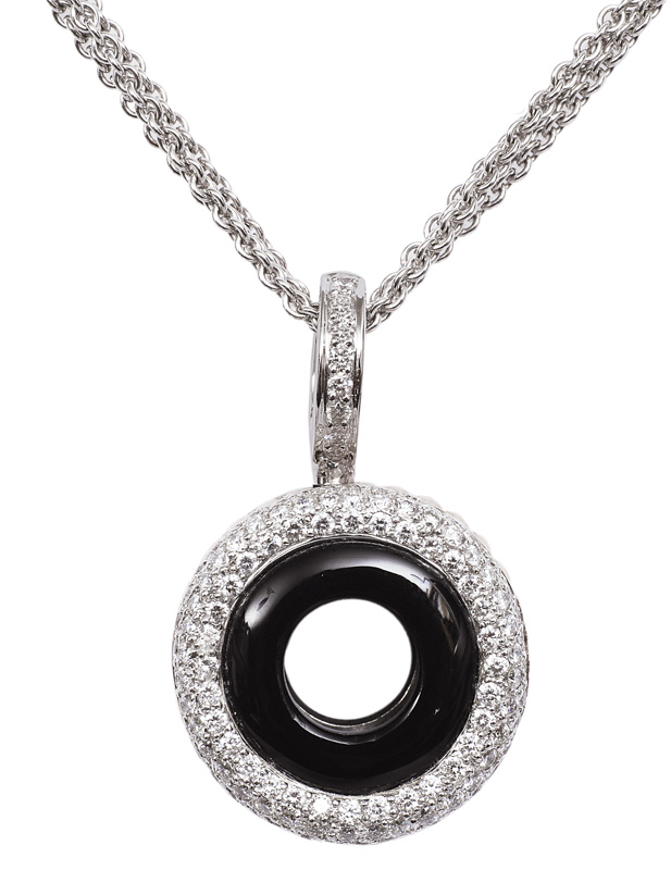 Onyx-Brillant-Anhänger mit Kette Onyx-Brillant-Anhänger mit Kette