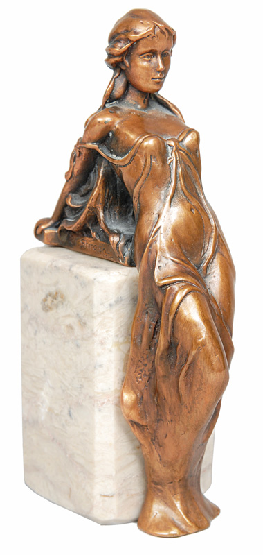 A bronze figure "Julia" of the series "Les beaux arts"