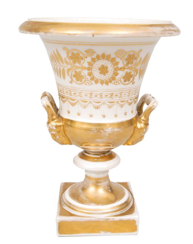 Biedermeier-Amphorenvase mit Goldmalerei