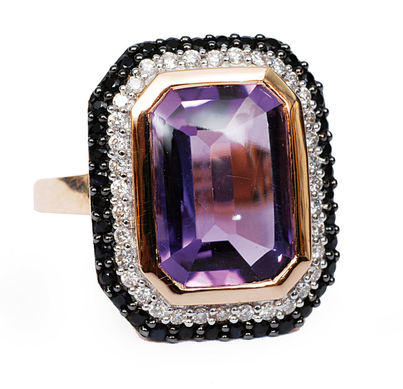 Amethyst-Ring mit Saphiren und Brillanten