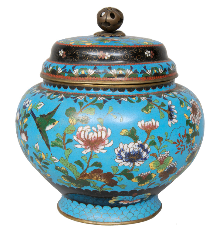 A cloisonné lidded vase