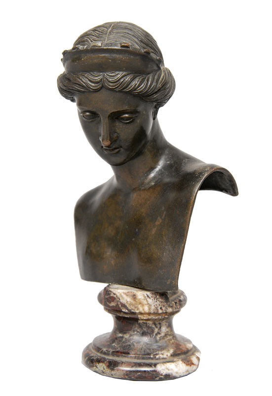 Kleine, klassische Bronze-Büste "Artemis"
