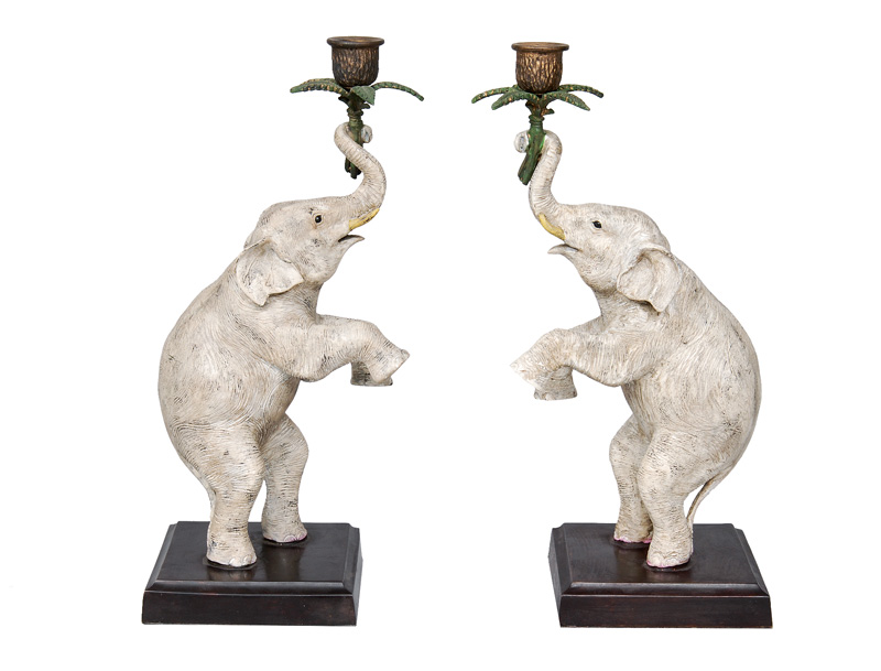 A pair of candleholders "Elefants"