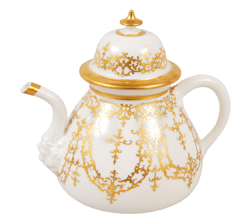Frühe Böttgerporzellan-Teekanne mit Goldmalerei wohl von G. Fun(c)ke