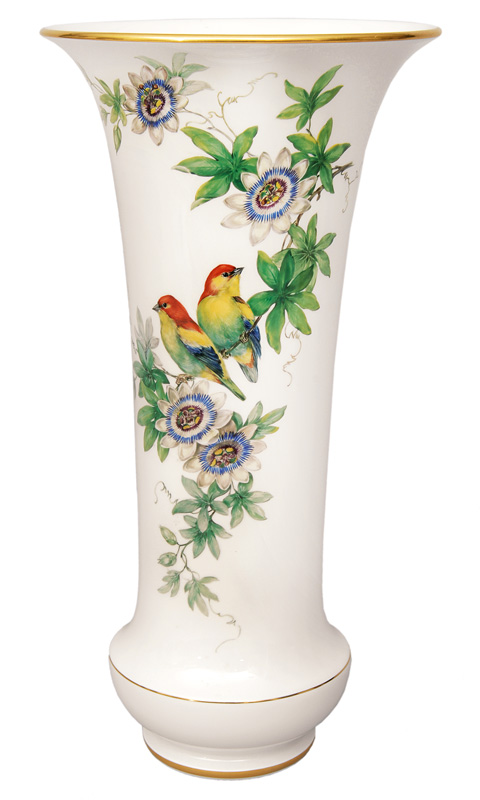 A tall vase with bird painting