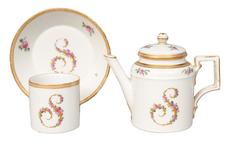 Empire-Kännchen und Tasse mit Monogramm