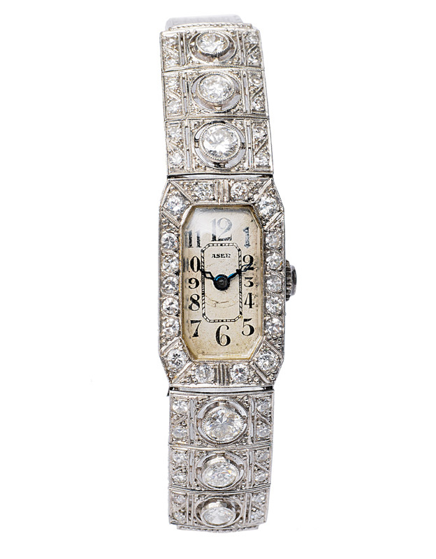 An Art-déco ladies watch with diamonds