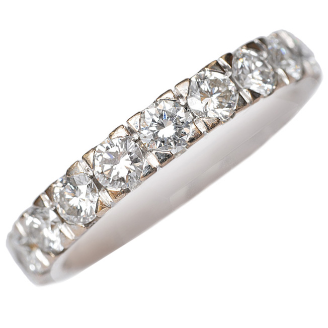 A memory diamond ring