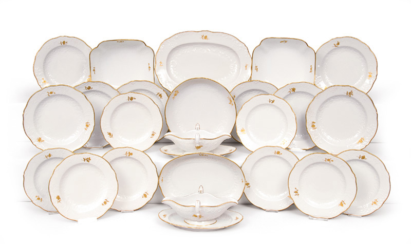 A dinner service "Golden Flower" for 12 persons