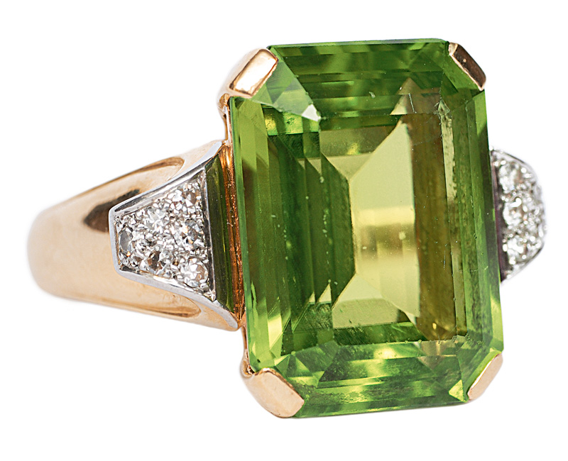 A peridot diamond ring