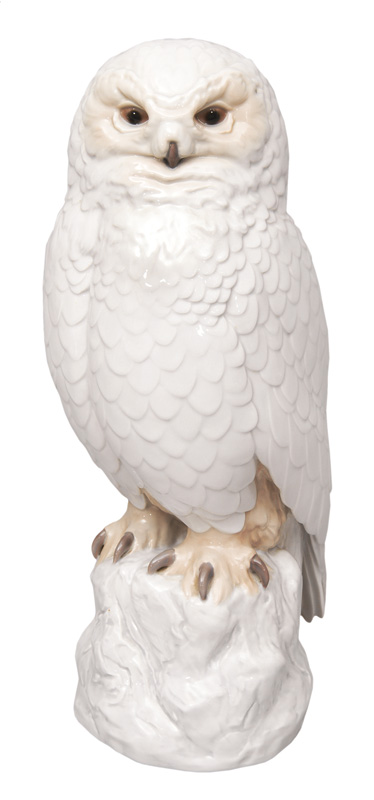 A large figurine "Snowy Owl"