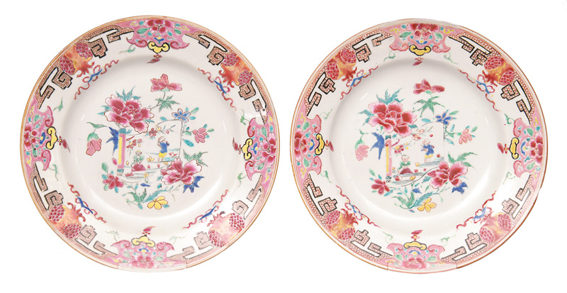 A pair of Famille-Rose plates with pomegranates