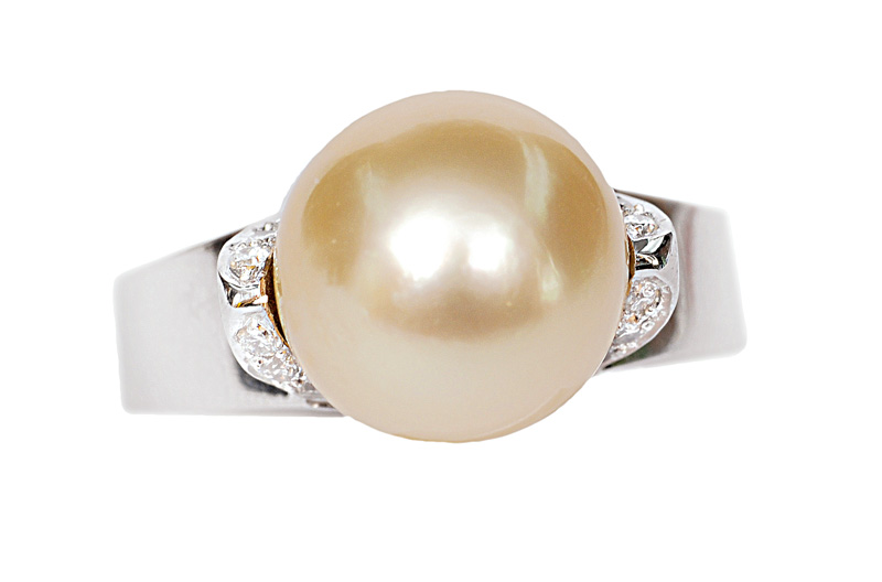 A Southsea pearl diamond ring