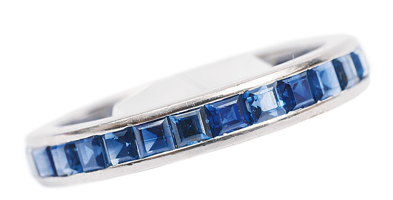 A sapphire memory ring
