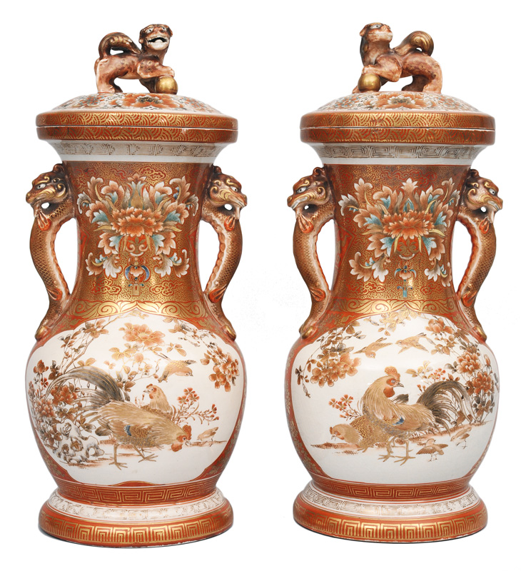 Paar Kutani-Vasen mit Vogelmalerei