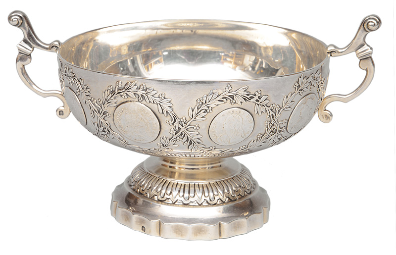 Georg Roth & Co., gegr. 1891 in Hanau - A bowl with applied coin decoration A bowl with applied coin decoration
