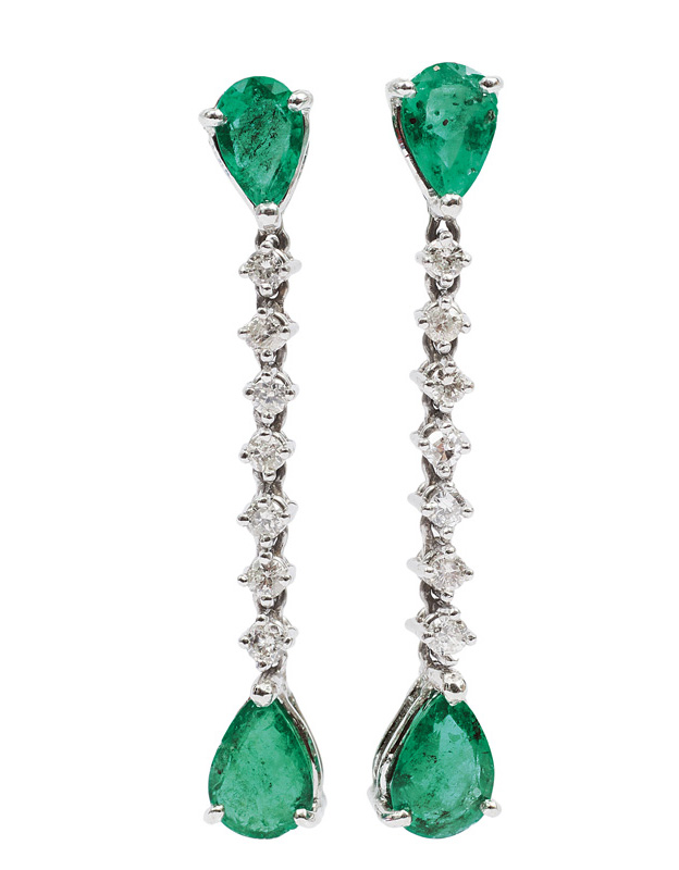 A pair of emerald diamond earpendants