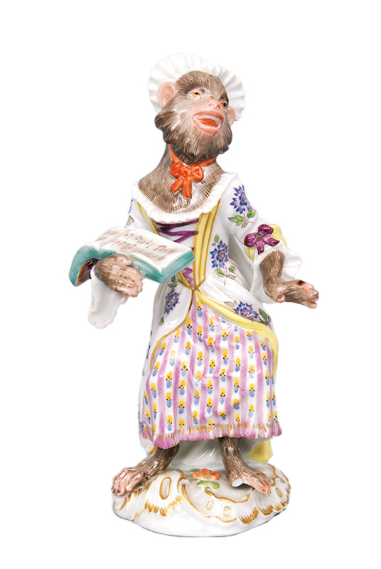 A figurine "Female singer" of serial "Music playing monkeys"