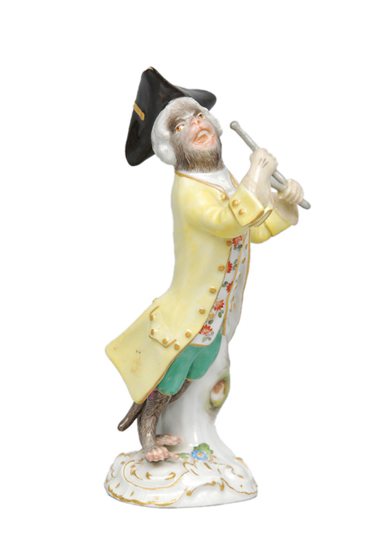 A figurine "Kettle drumm player" of serial "Music playing monkeys"