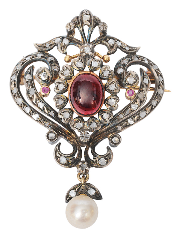 An Art nouveau brooch/pendant