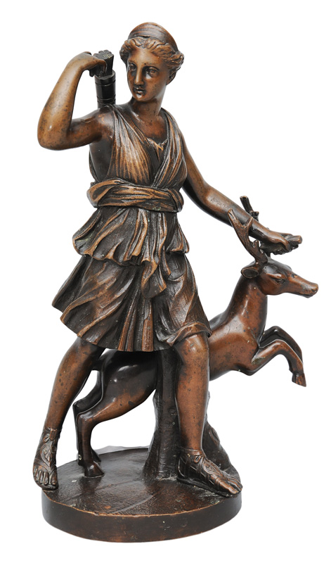 A bronze figure "Diane de Versailles"